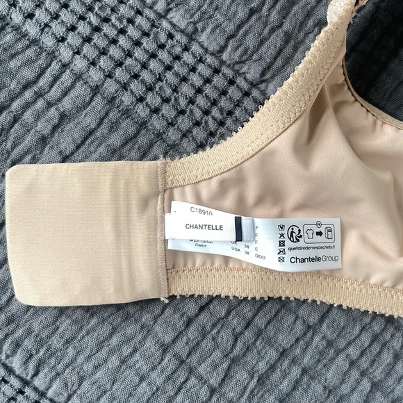 Chantelle C Magnifique Seamless Unlined Minimizer Bra - Picture 6 of 6